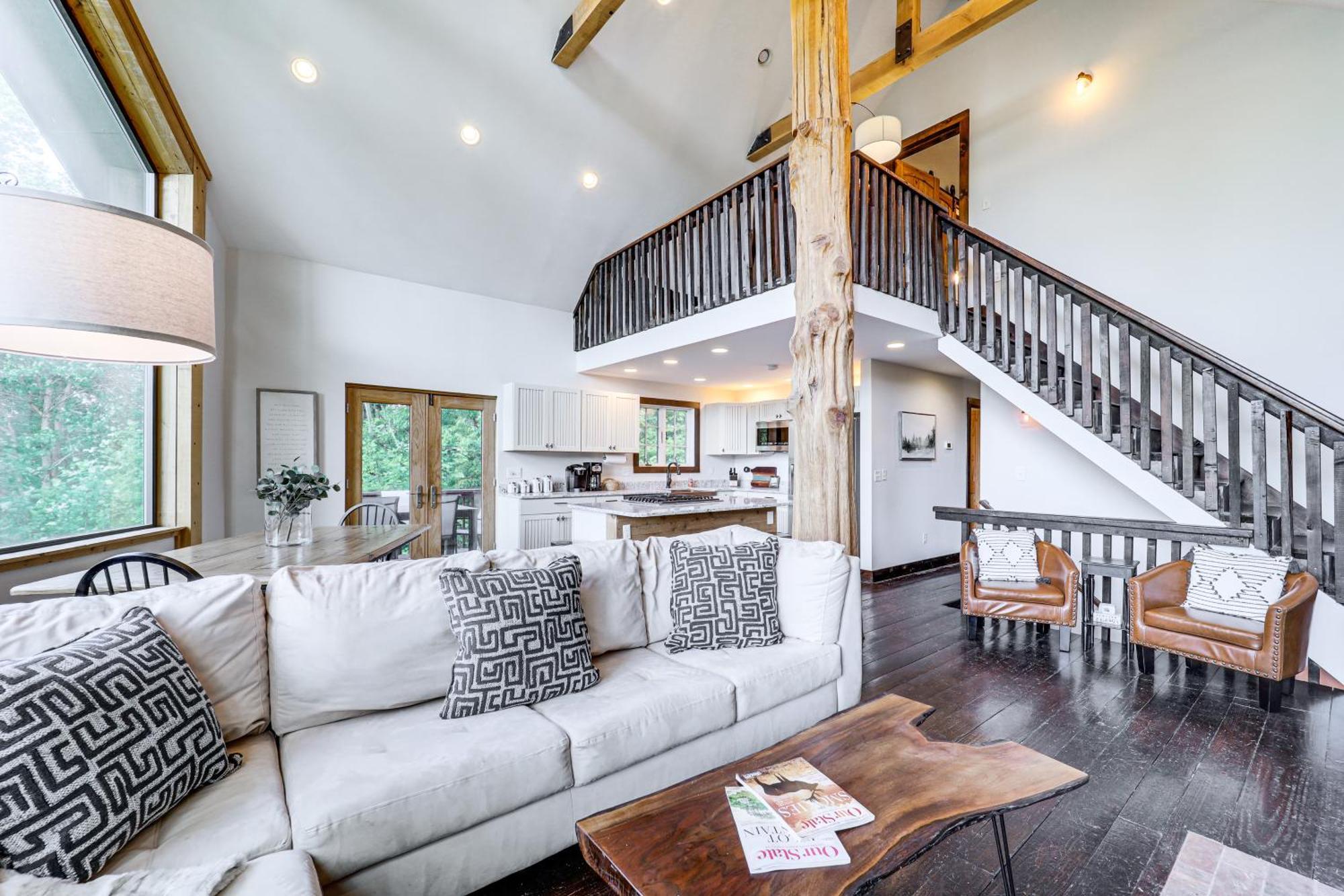 Luxe Appalachian Mountain Cabin With Hot Tub, Views Warrensville Екстер'єр фото